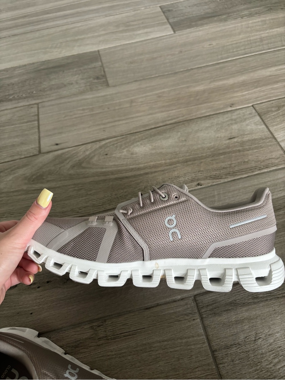 On Cloud trainers NWOT - Picture 5 of 6